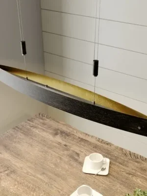 Finální Výprodej Závěsné LED světlo Lio v černé se zlatým dekorem