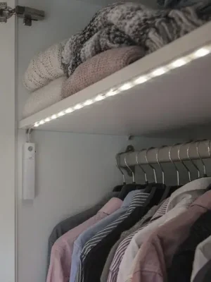 LED světelný pás, snímač pohybu, provoz na baterii Hit Sezóny