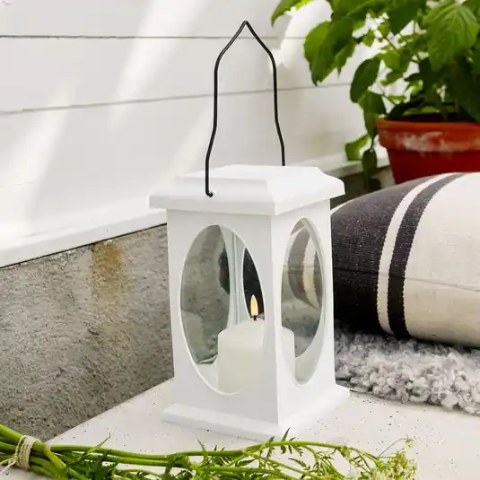 Must-Have Flamme dekorativní svítidlo ve tvaru lucerny, bílé