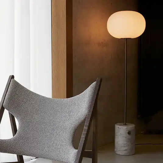 Stojací lampa Audo JWDA, bronzová/bílá, mramor, 150 cm, stmívatelné Must-Have