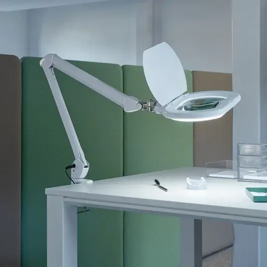 LED lupa MAULcrystal, bílá, objímka, stmívatelná Speciální Cena