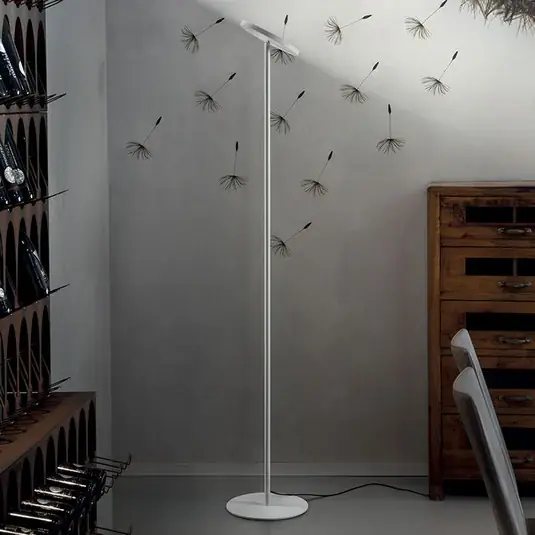 Bezpečná Platba Stojací lampa LED Joshua v bílé