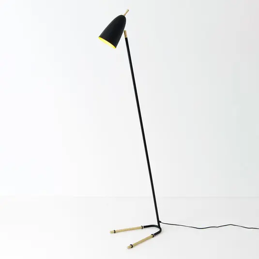 Nejprodávanější Stojací lampa Obelisco, sklopné stínidlo, černá