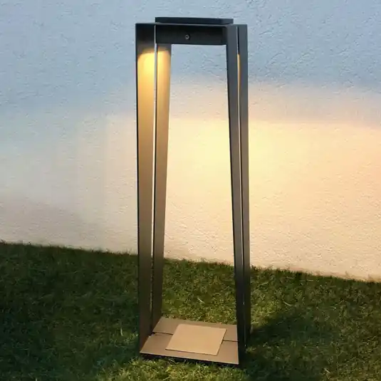 Víkendová Akce LED solární lucerna Skaal z hliníku, 70 cm, šedá