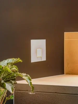 BRUMBERG Wall Kit68 posunuté hranaté bílá Finální Výprodej
