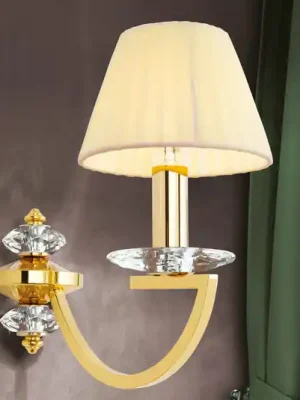 Must-Have Nástěnné světlo Avala z masivní mosazi