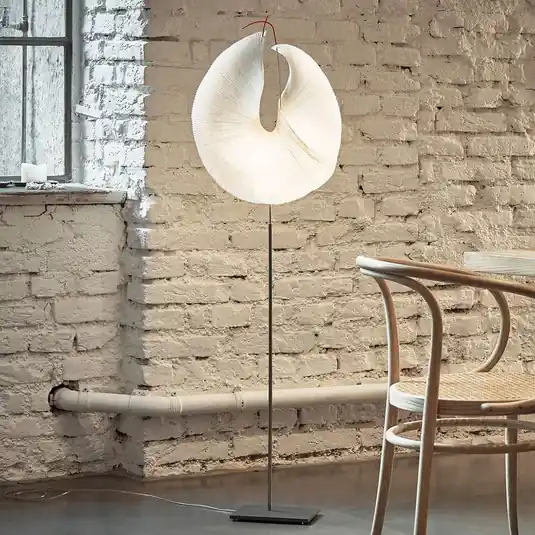 Novinka Ingo Maurer Yoruba Rose Floor LED stojací lampa