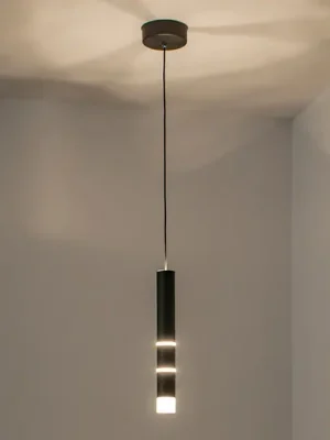 LED závěsné světlo PURE Vega, válcové, černé Sezónní Sleva