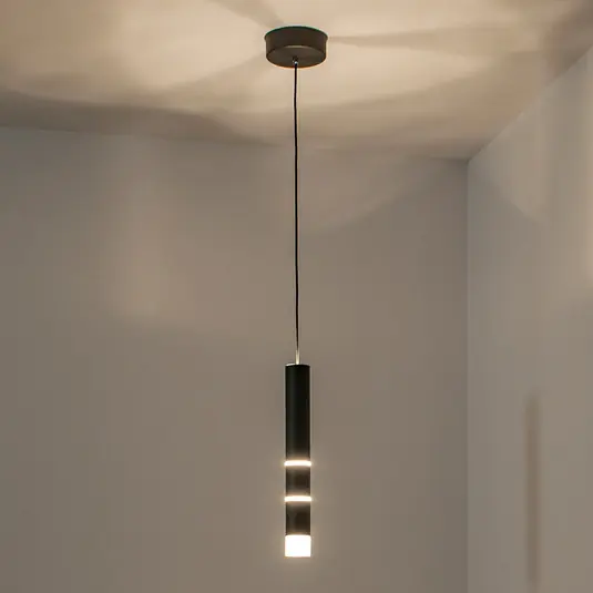 LED závěsné světlo PURE Vega, válcové, černé Sezónní Sleva