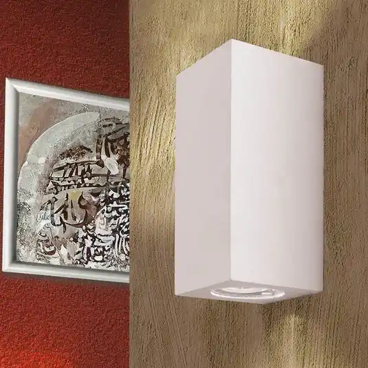 Nástěnné světlo Cube, bílé, výška 15,5 cm, keramika, nahoru/dolů Poslední Šance