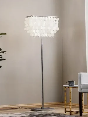 Stojací lampa Makani, chrom, s dekorem mušlí Cenový Hit