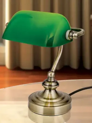 Ihned K Objednání Zora - stolní lampa, se zeleným stínidlem