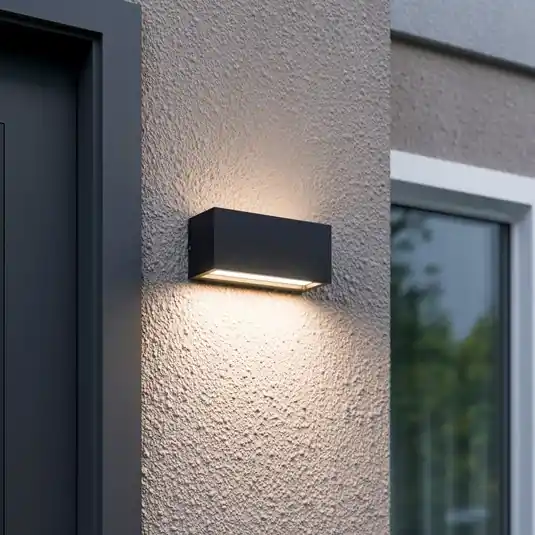 Objednat Nyní Venkovní nástěnné svítidlo Lucande Bente, antracitová, šířka 25 cm, IP54