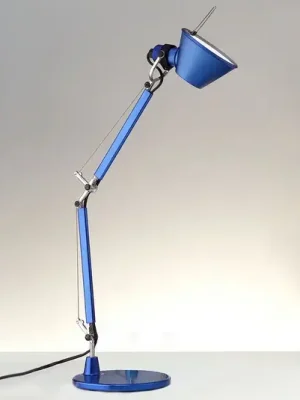Stolní lampa Artemide Tolomeo Micro, modrá metalíza Aktuální