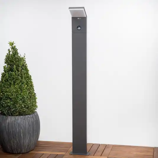 Světlo Lucande LED na cestu Nevio, senzor, 100 cm, antracitová barva Akční Nabídka