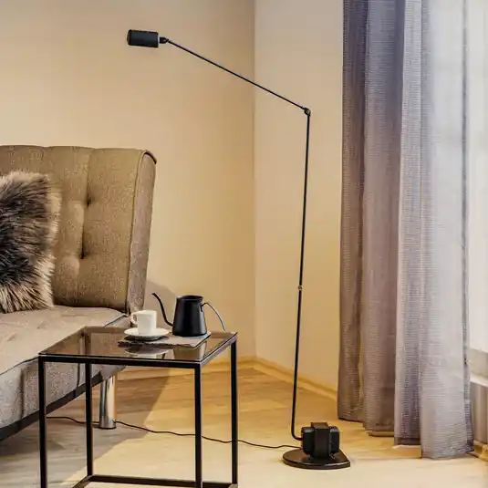 Stojací lampa Lumina Daphine LED 3 000K, černá Časově Omezené