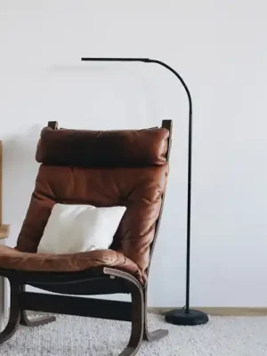 LED stojací lampa MAULpirro, černá, 126 cm, stmívatelná Pouze Dnes