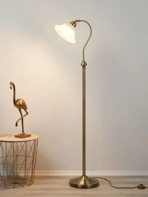 Horká Nabídka Stojací lampa Bjane, starožitná mosaz