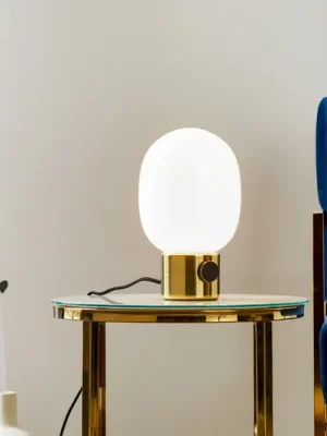 Nejprodávanější Stolní lampa Audo JWDA, 29 cm, mosaz, stmívatelné