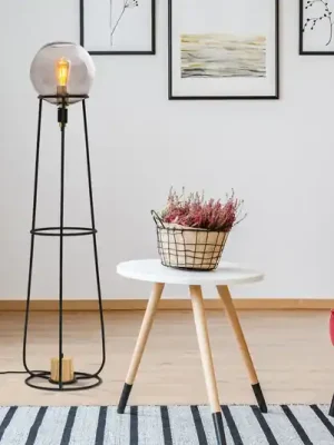 Stojací lampa Stelo s kulatým stínidlem ze skla Cenově Výhodný
