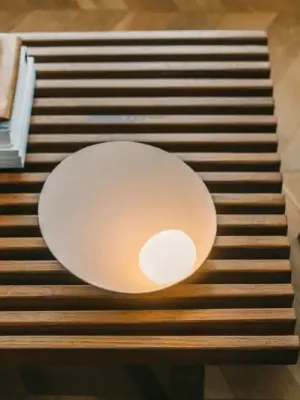 Top Prodej Vibia Musa 7404 stolní lampa s baterií, taupe