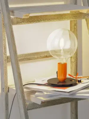 FLOS Lampadina LED stolní lampa oranžová, podstavec černý Zlevněný