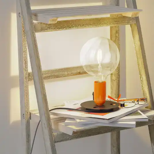FLOS Lampadina LED stolní lampa oranžová, podstavec černý Zlevněný