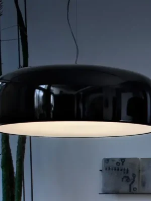 Bezpečná Platba FLOS Smithfield S - Závěsná lampa v lesklé černé barvě