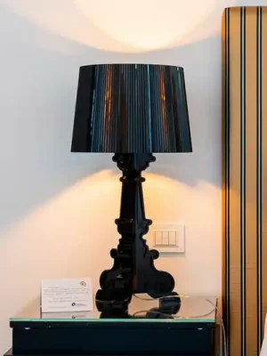 Oblíbený Kartell Bourgie - LED stolní lampa, černá