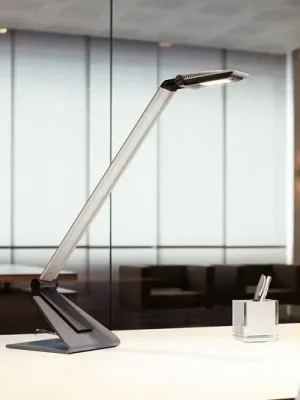 LED stolní lampa MAULsolaris, stříbrná, výška 64 cm Nejlepší Volba