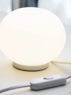 FLOS Mini Glo-Ball T - kulová stolní lampa Speciální Cena