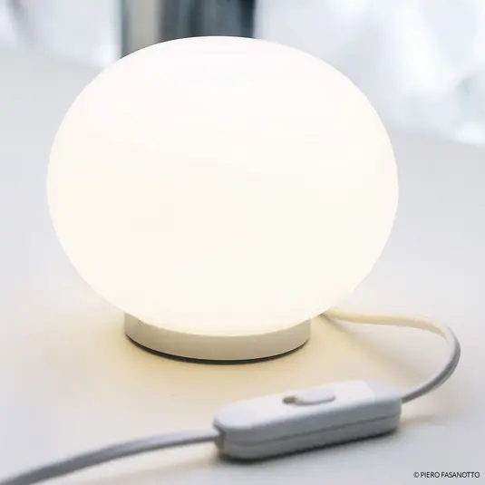 FLOS Mini Glo-Ball T - kulová stolní lampa Speciální Cena