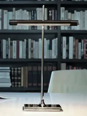 Odeslání Ihned FLOS Goldman - stolní lampa s USB, kouřově šedá