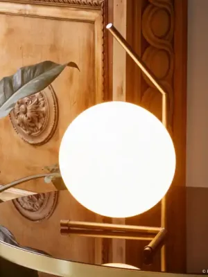 FLOS IC T1 Nízká designová stolní lampa mosazné barvy Ihned K Objednání