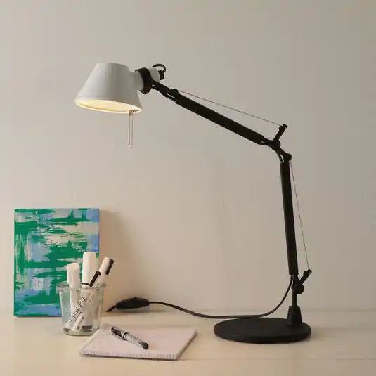 Nejprodávanější Stůl Artemide Tolomeo Micro Bicolour černý/bílý