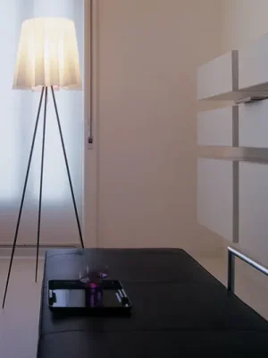 FLOS Rosy Angelis - Stojací lampa, stříbrný rám Autentický