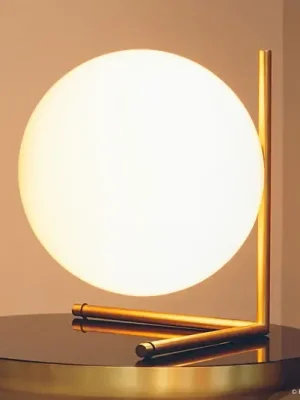 Přímo Od Výrobce Stolní lampa FLOS IC T2, kartáčovaná mosaz