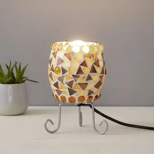 Objednat Nyní Stolní lampa Enya se skleněnou mozaikou, krémová
