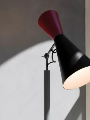 Stojací lampa Nemo Parliament, černá/červená Objednat Nyní