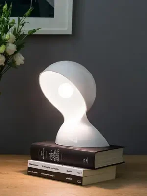 Expresní Doručení Artemide Dalù designová stolní lampa v bílé barvě