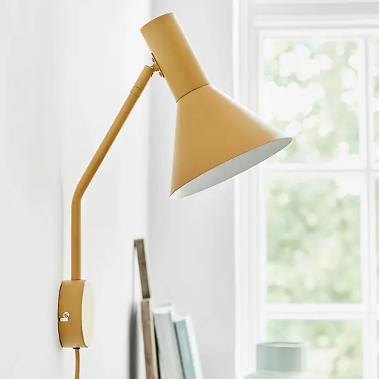 Objednat Nyní FRANDSEN Nástěnné světlo Lyss, světle hnědé, zástrčka, 42 cm, E27