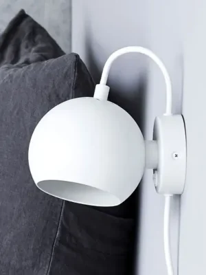Nástěnné svítidlo FRANDSEN Ball Magnet, matná bílá Výprodej