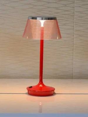Originální Aluminor La Petite Lampe LED stolní lampa, červená