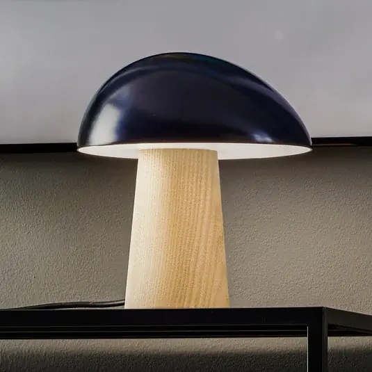 FRITZ HANSEN Night Owl stolní lampa, modrá/jasan Poslední Šance