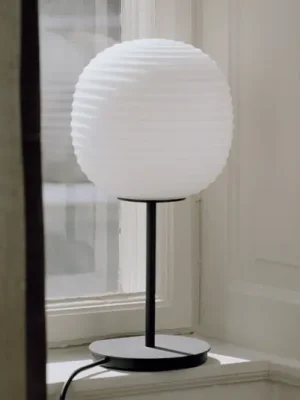 New Works Lucerna Malá stolní lampa, výška 40 cm Tovární Cena