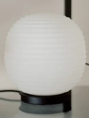 New Works Lantern Globe Malá stolní lampa, Ø 20 cm Super Cena