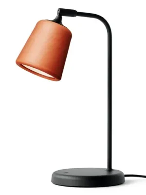 New Works Material Originals stolní lampa terakota Must-Have