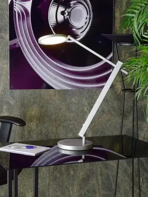 Must-Have LED stolní lampa Adhara 3-step-dim, stříbrná