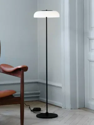 Značkový Nuura Blossi Floor Ø 29 stojací lampa černá/bílá