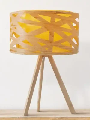 Stolní lampa Finja s trojnožkou z bambusu Výprodej